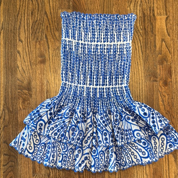 Blue Floral Women's Dress. Stretchy and fits small/xsmall. - Picture 3 of 3